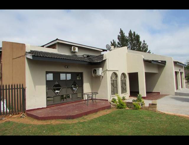 6 BEDROOM HOUSE FOR SALE IN WHITE RIVER EXT 18